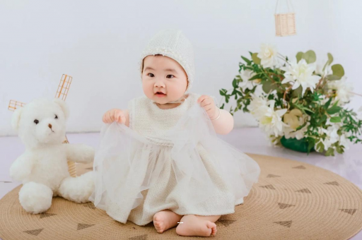 龙口宝宝在妈妈肚子里